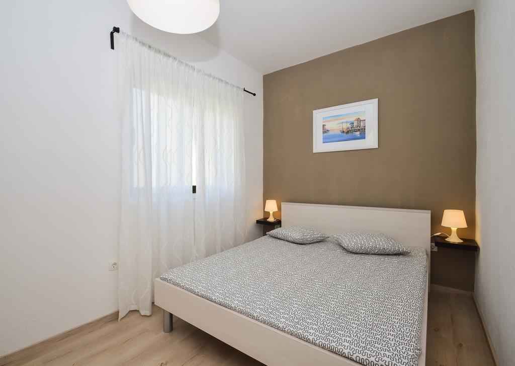 Amadrian Apartments ชิเบนิก ภายนอก รูปภาพ