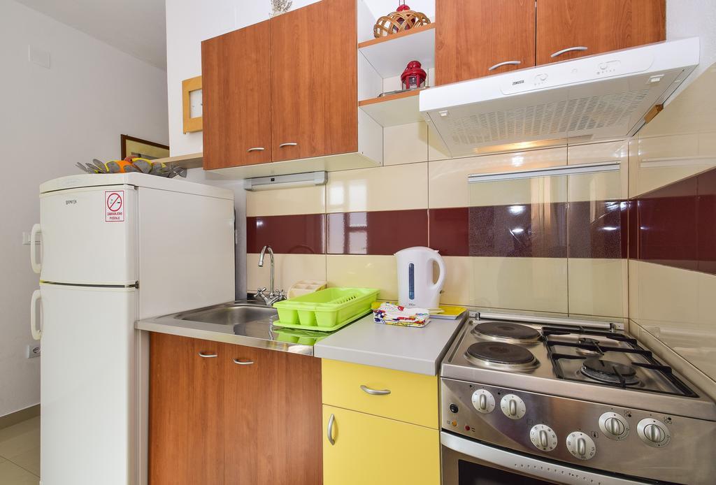 Amadrian Apartments ชิเบนิก ภายนอก รูปภาพ